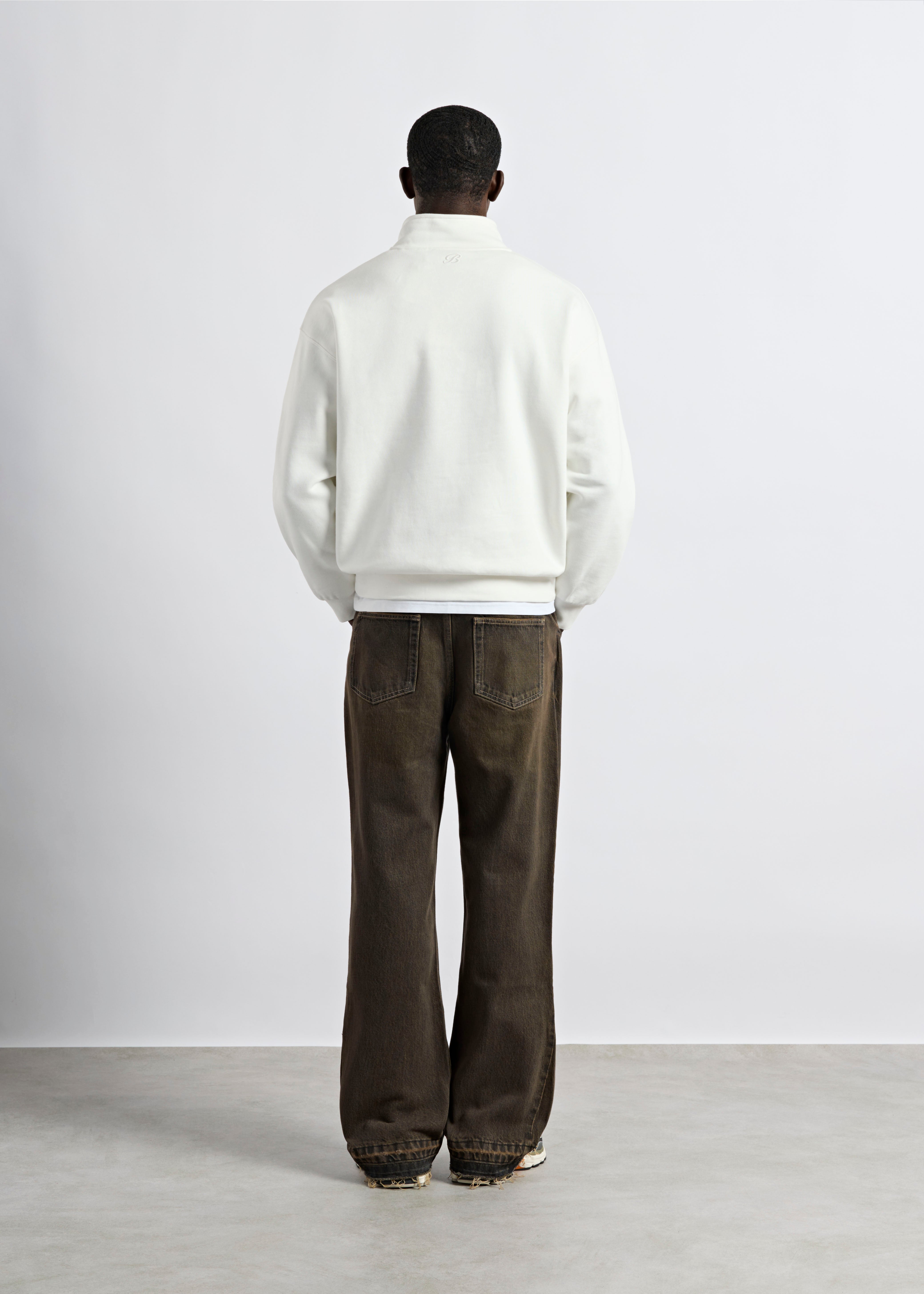 burocs-tony-flared-open-hem-jeans-mud-grey image 5