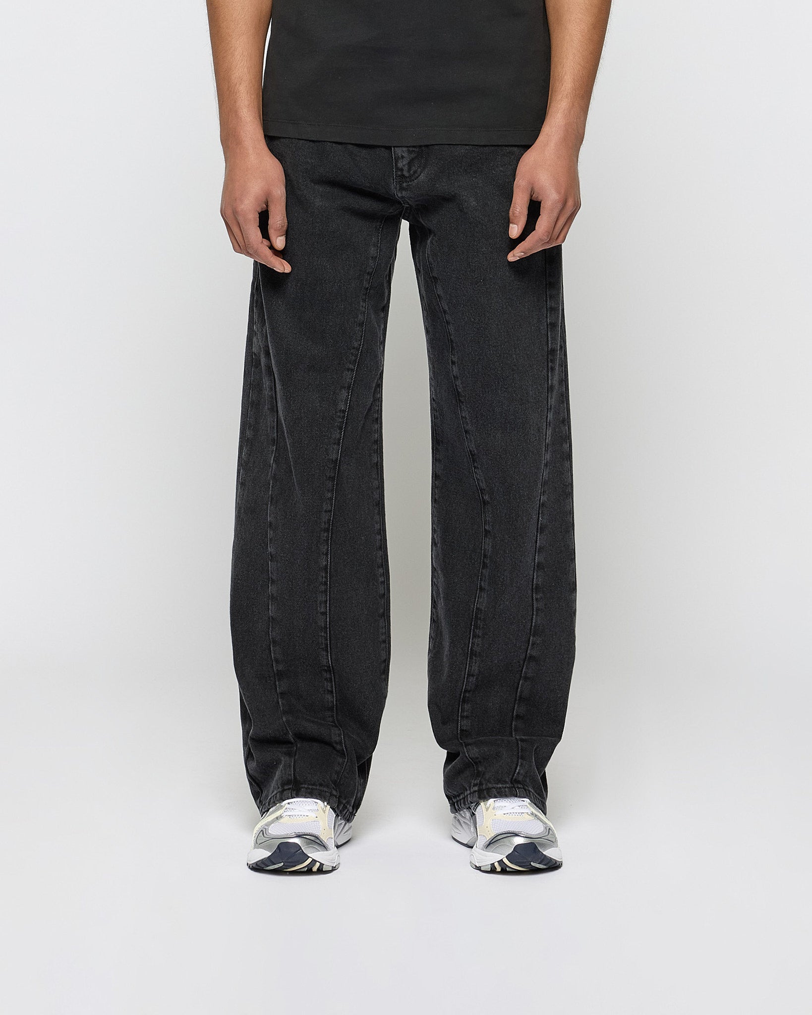 eightyfive-dividing-seam-loose-denim-black-washed image 2