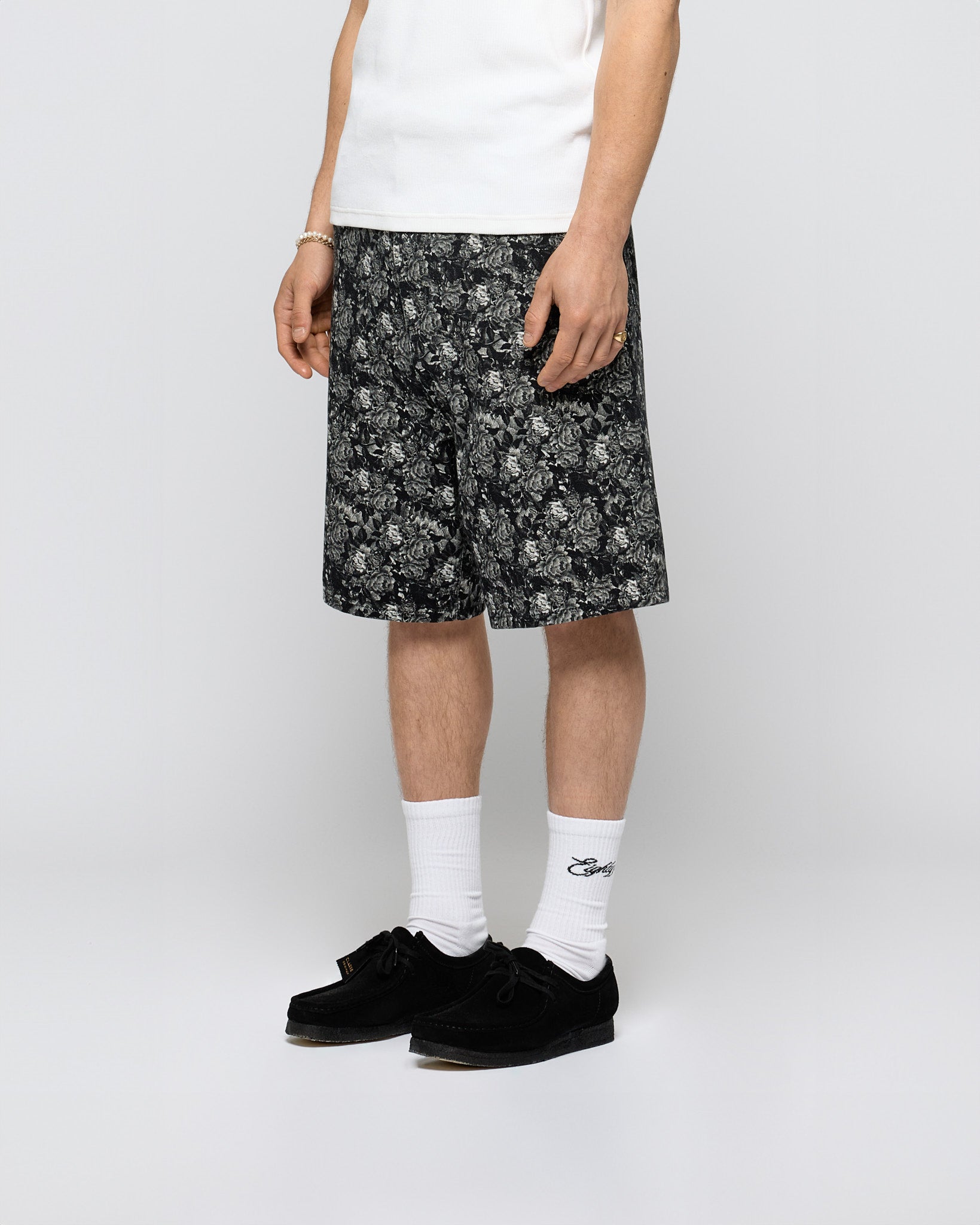 eightyfive-flower-jorts-jeansshorts-schwarz-baggy-fit image 3