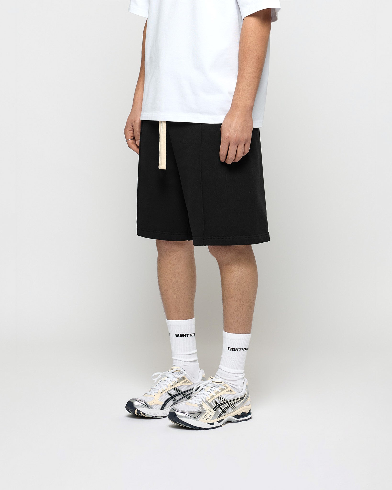 eightyfive-bottoms-pleated-sweatshorts-shorts-black image 3