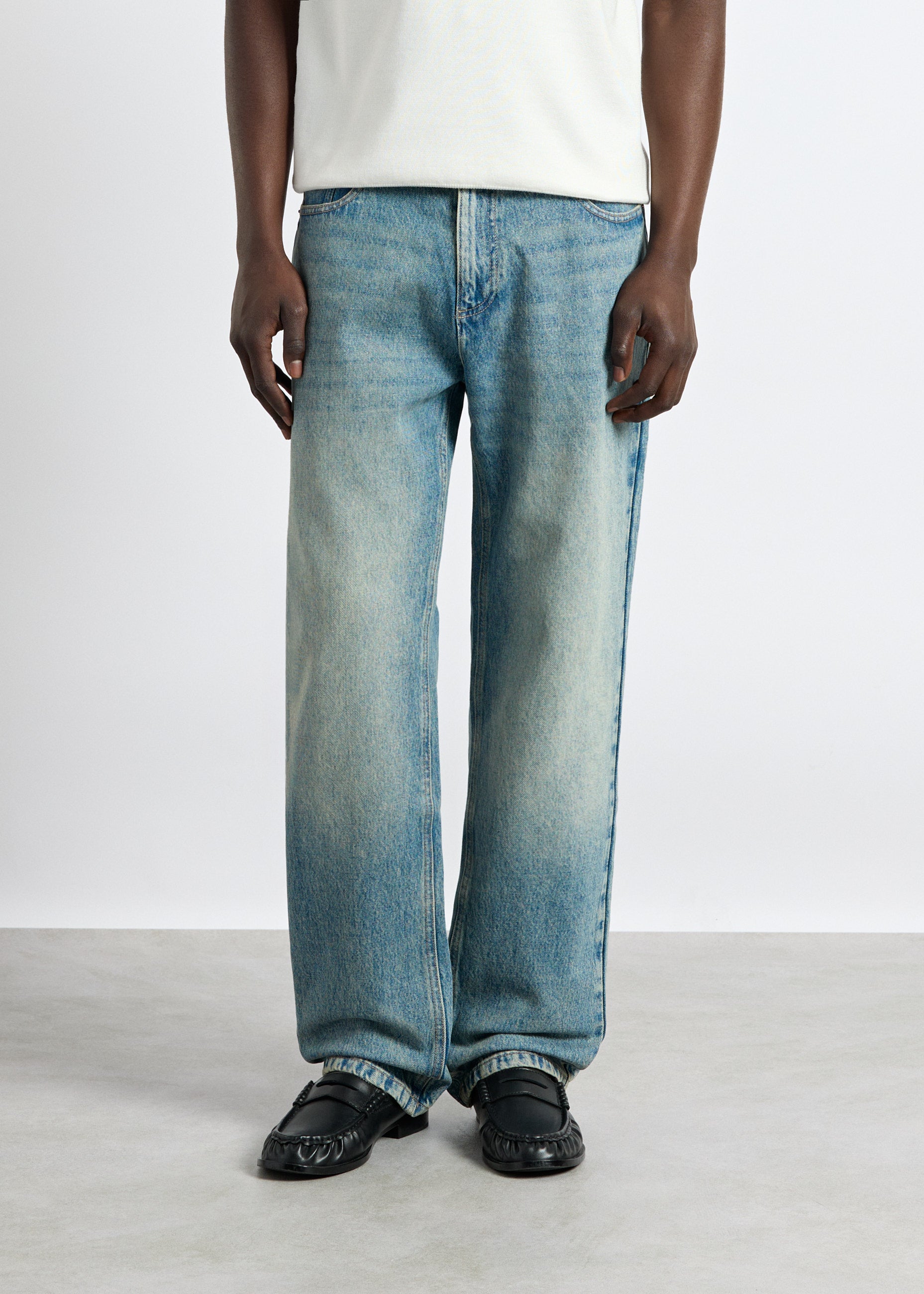 burocs-denim-john-straight-jeans-washed-indigo-blue image 4