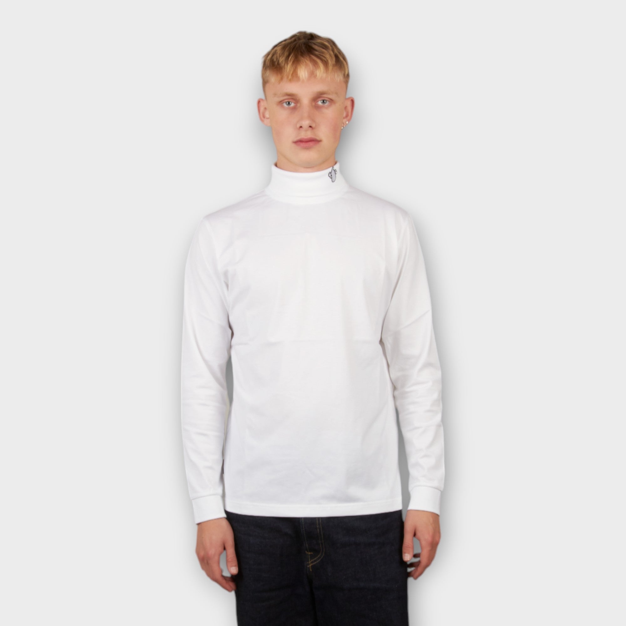 le-fix-patch-turtleneck-strickpullover-weiss-baumwolle-kaj-logo image 2