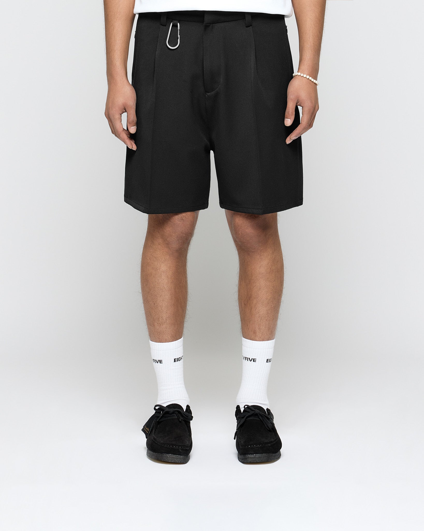eightyfive-pleated-tailored-shorts-shorts-schwarz-regular-fit image 2