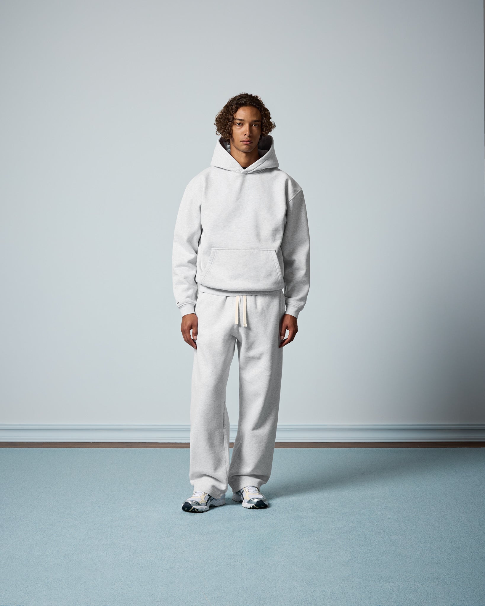 eightyfive-signature-heavy-hoodie-ash-grey-490gsm-baumwolle image 4