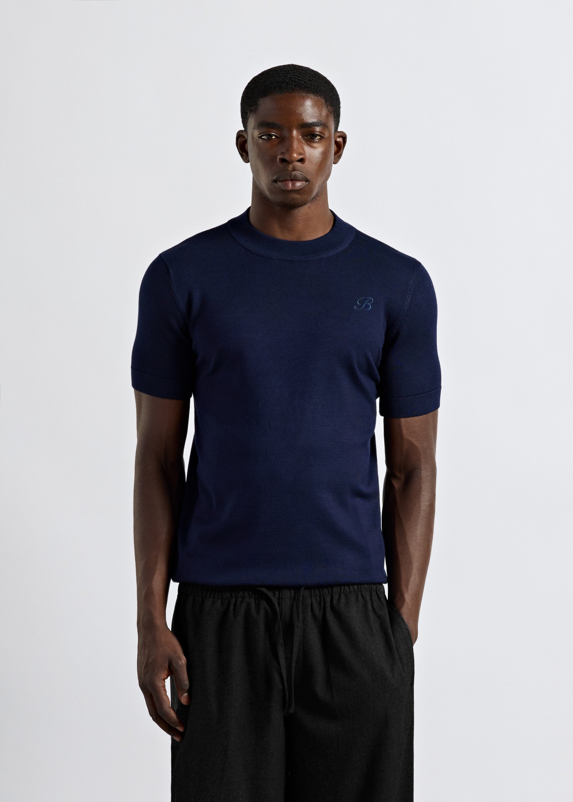burocs-fine-knit-t-shirt-navy-slim-fit-feinstrick-stickerei image 3