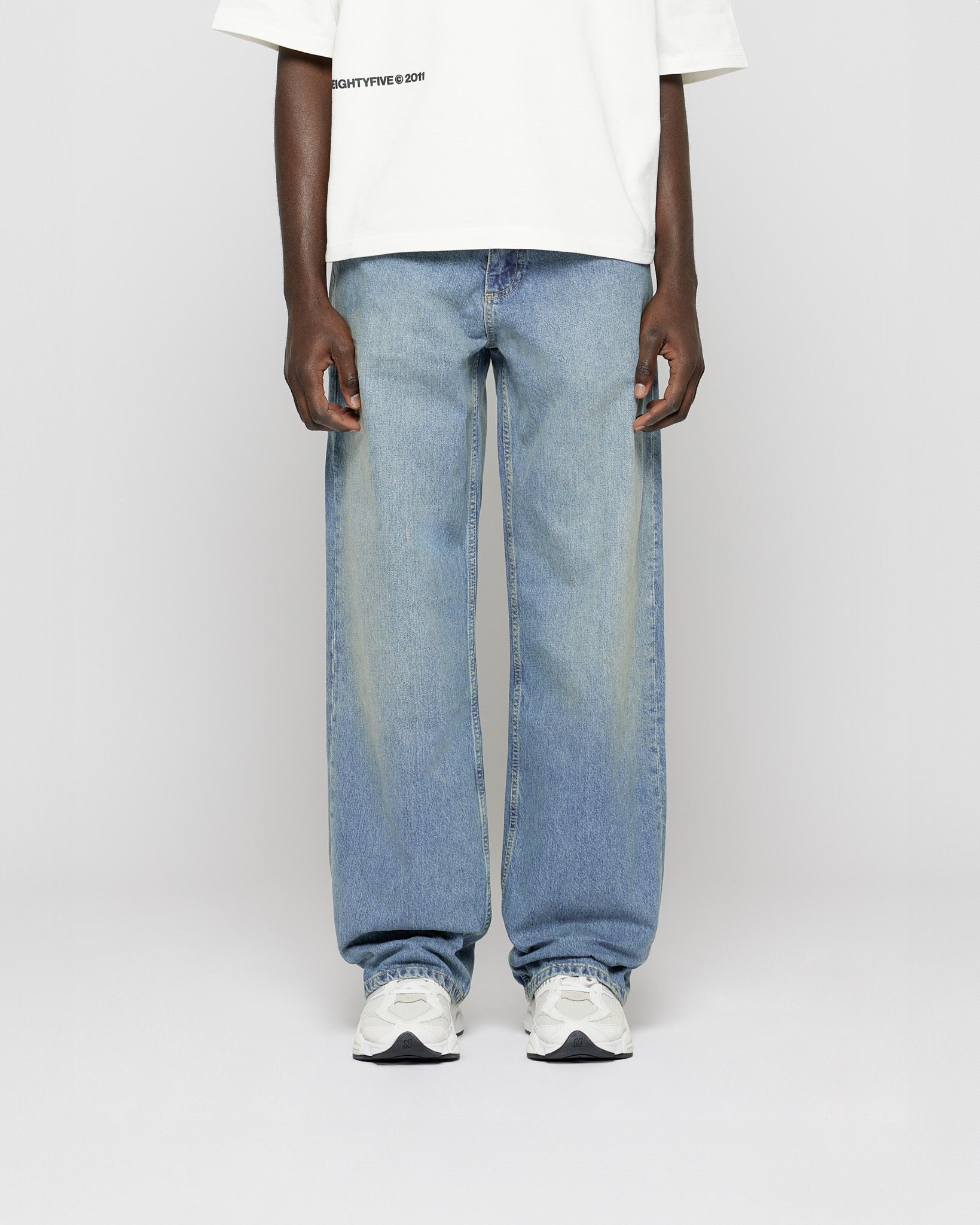 eightyfive-loose-denim-jeans-aqua-blue-100-baumwolle image 3