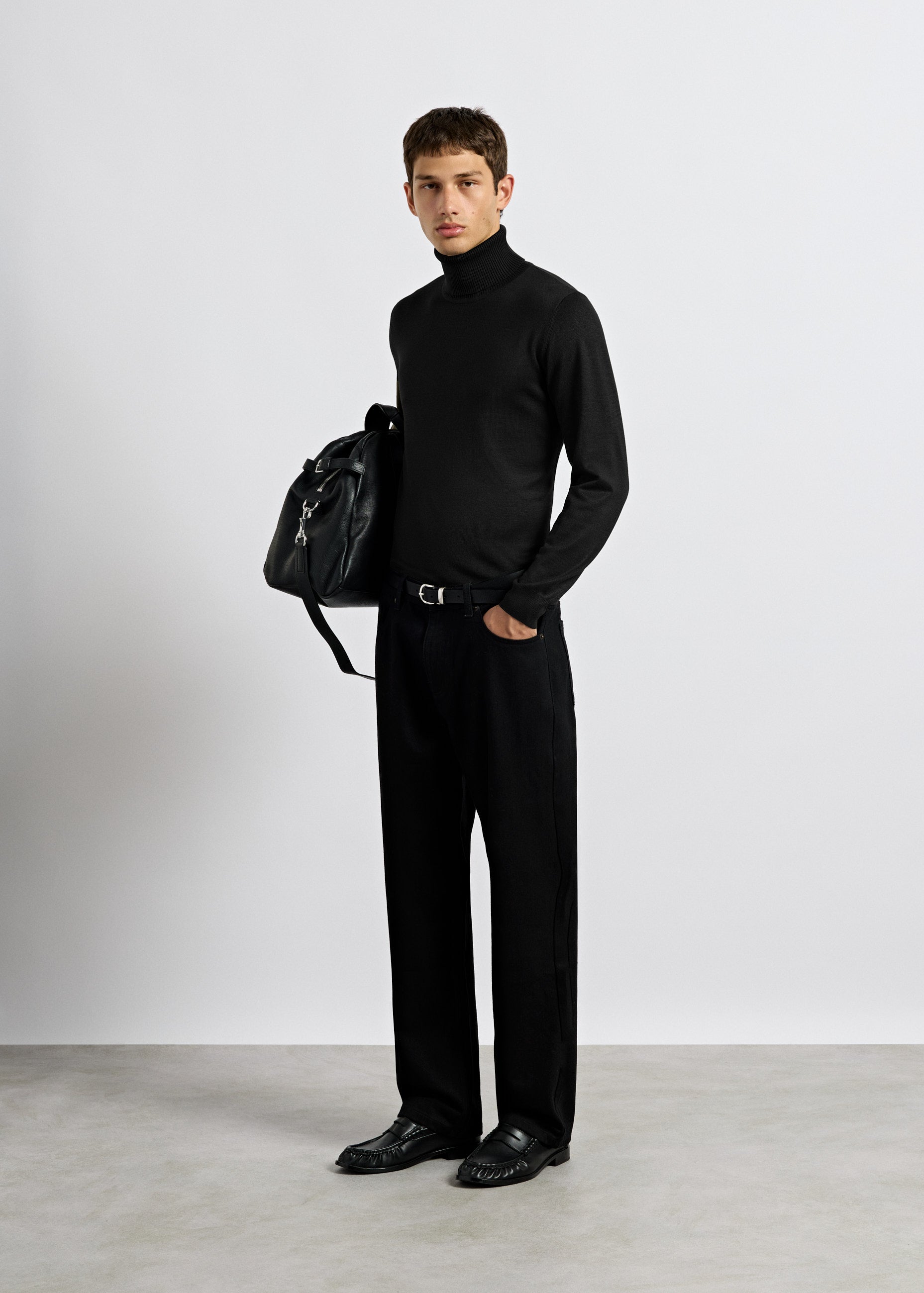 burocs-fine-knit-turtleneck-rollkragenpullover-schwarz image 4