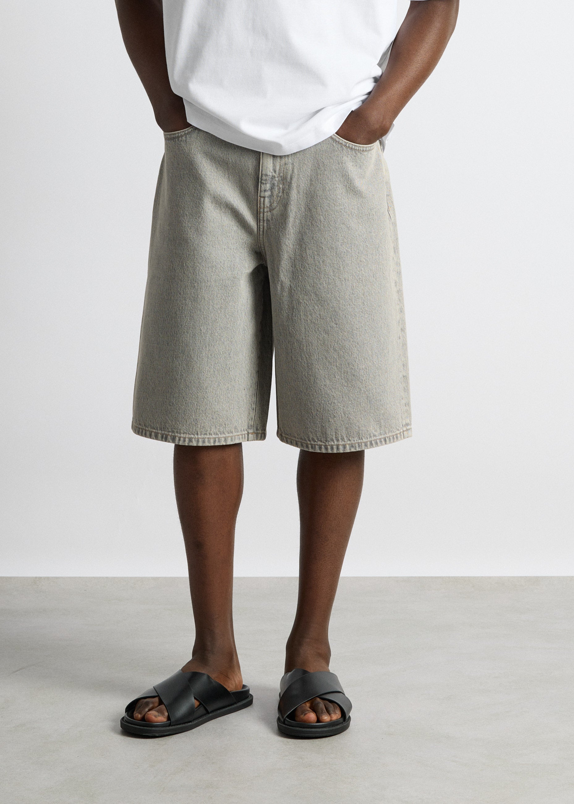 burocs-carlo-baggy-shorts-sunwashed-grey-w31 image 4