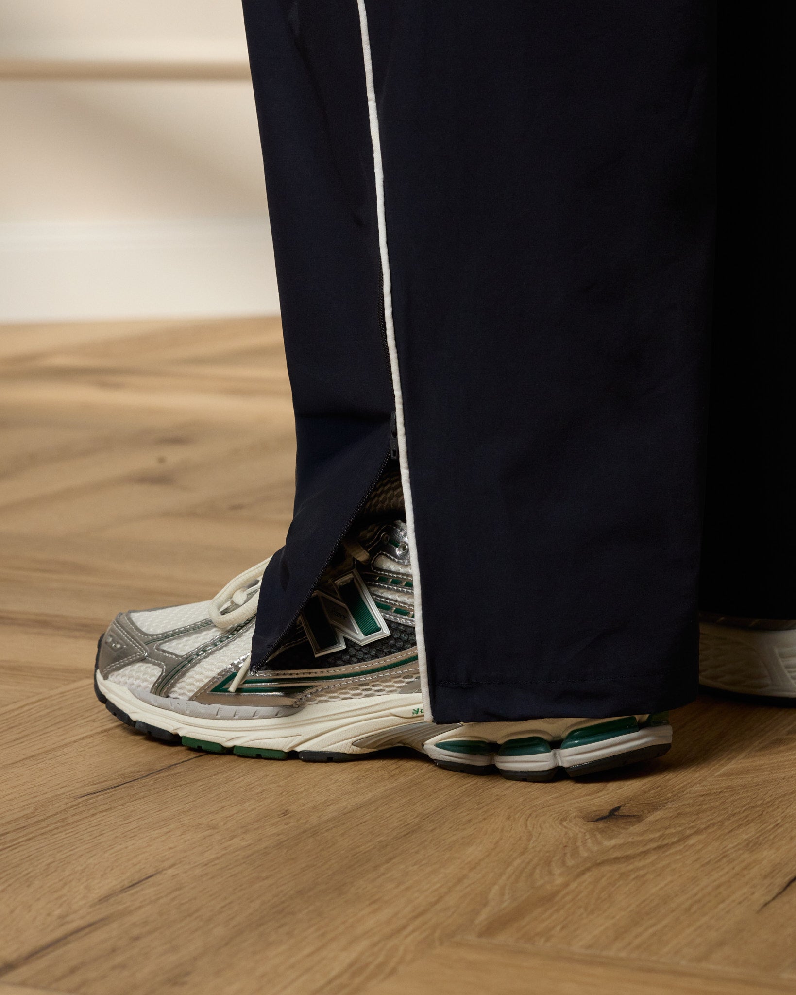 eightyfive-bottoms-nylon-track-pants-ef-0548-navy-relaxed-fit image 8