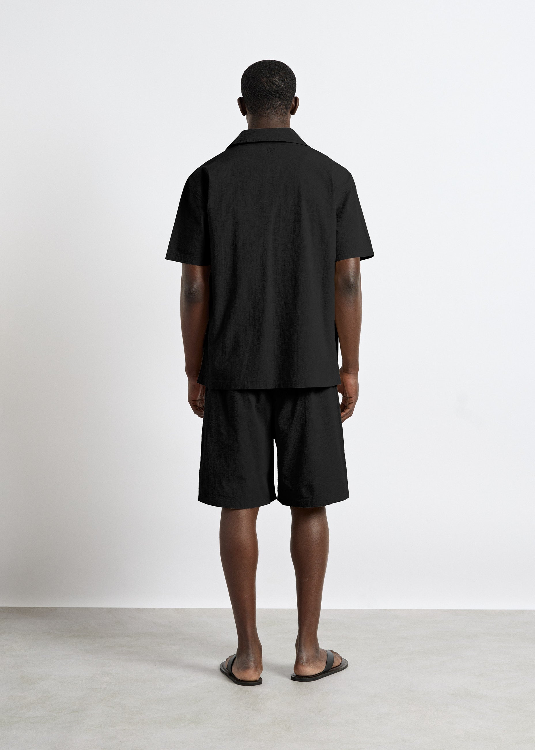 burocs-solid-seersucker-shorts-black-regular-fit image 6
