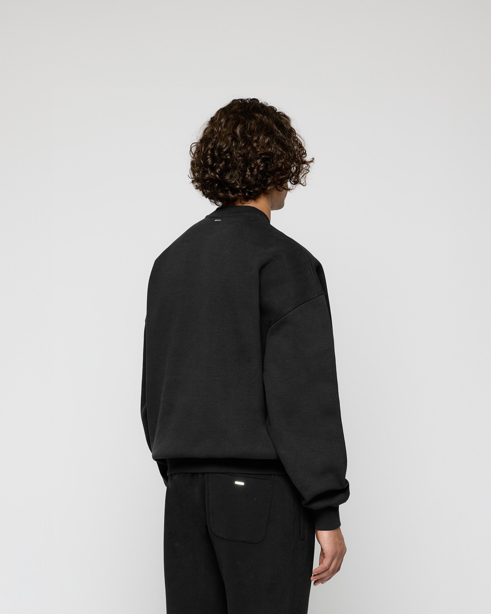 eightyfive-signature-crewneck-sweater-black-m-oversized image 4