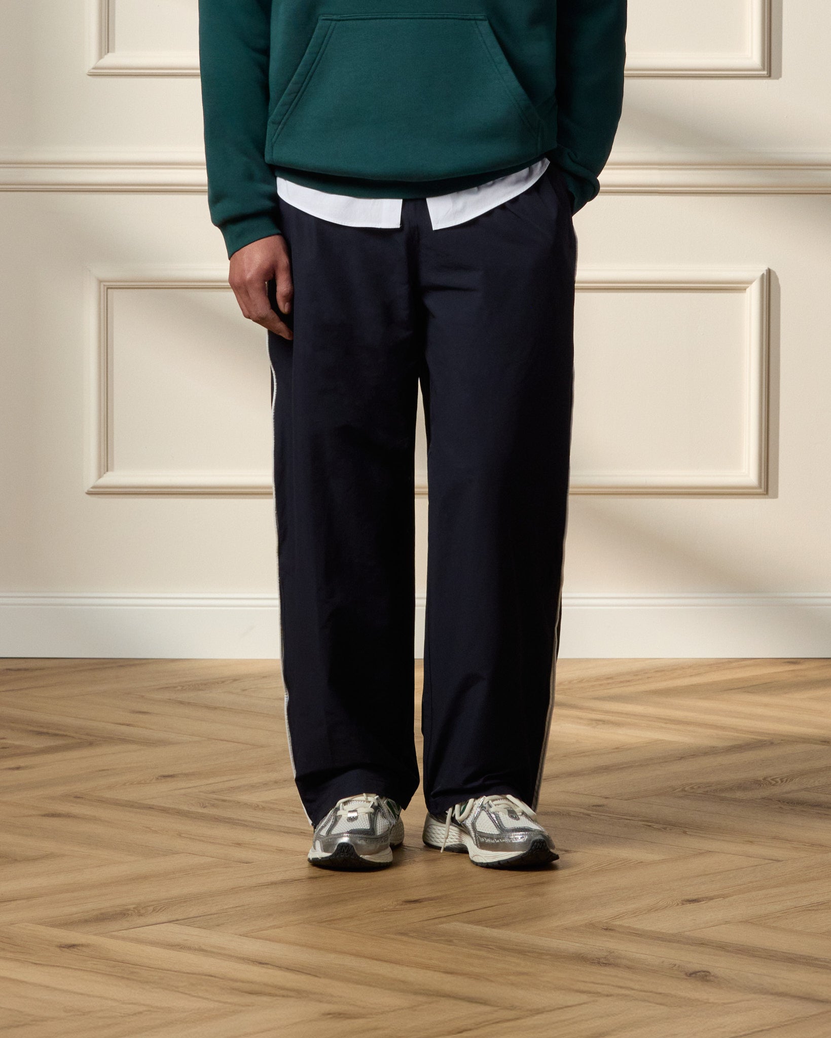 eightyfive-bottoms-nylon-track-pants-ef-0548-navy-relaxed-fit image 3