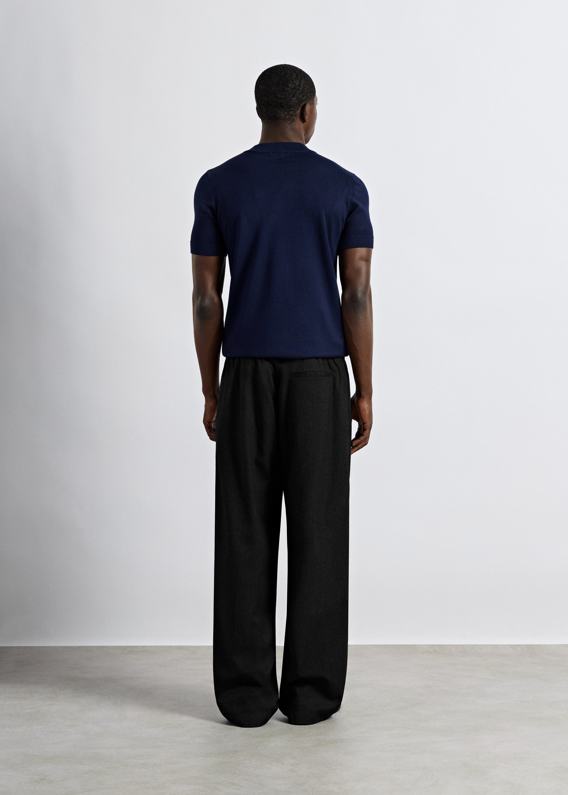 burocs-fine-knit-t-shirt-navy-slim-fit-feinstrick-stickerei image 5