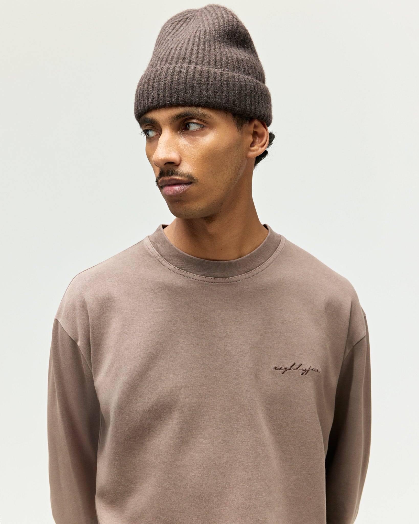 eightyfive-embroidered-longsleeve-shirt-braun-relaxed-fit image 7